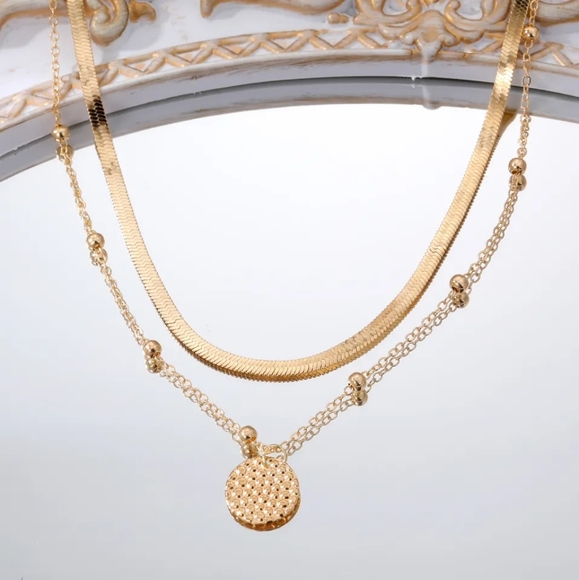 NEW GOLD  MULTILAYER ✨️ CLAVICLE CHAIN CHOKER COIN NECKLACE - Picture 2 of 8